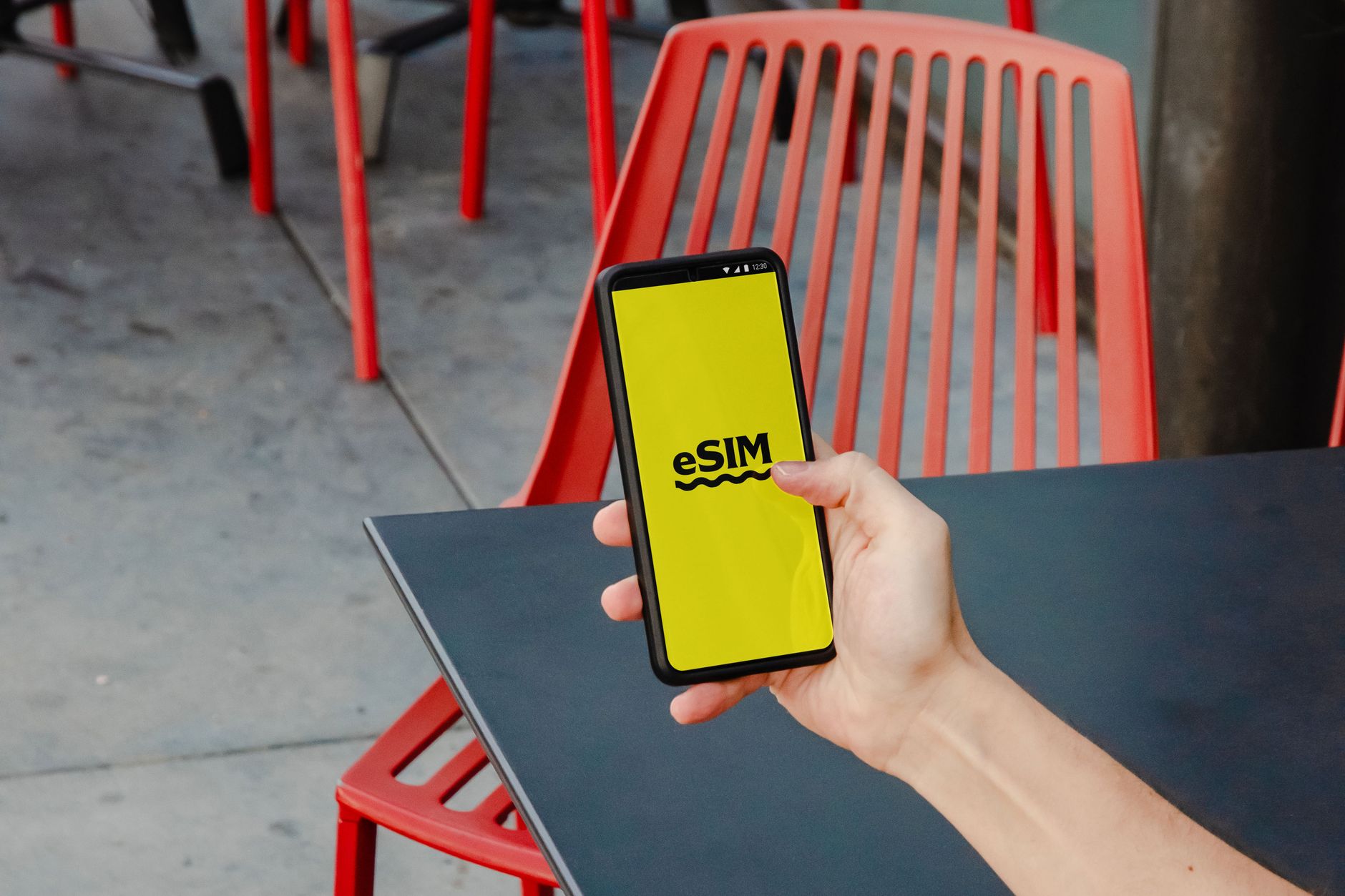 Cómo verificar si tu móvil es compatible con eSIM antes de