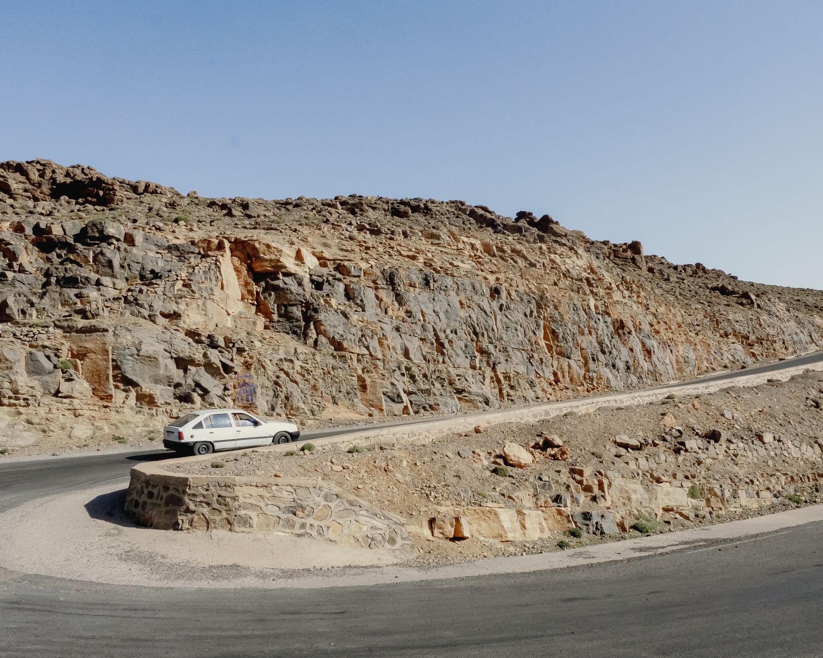 Conducir en Marruecos como turista: guía práctica 2026