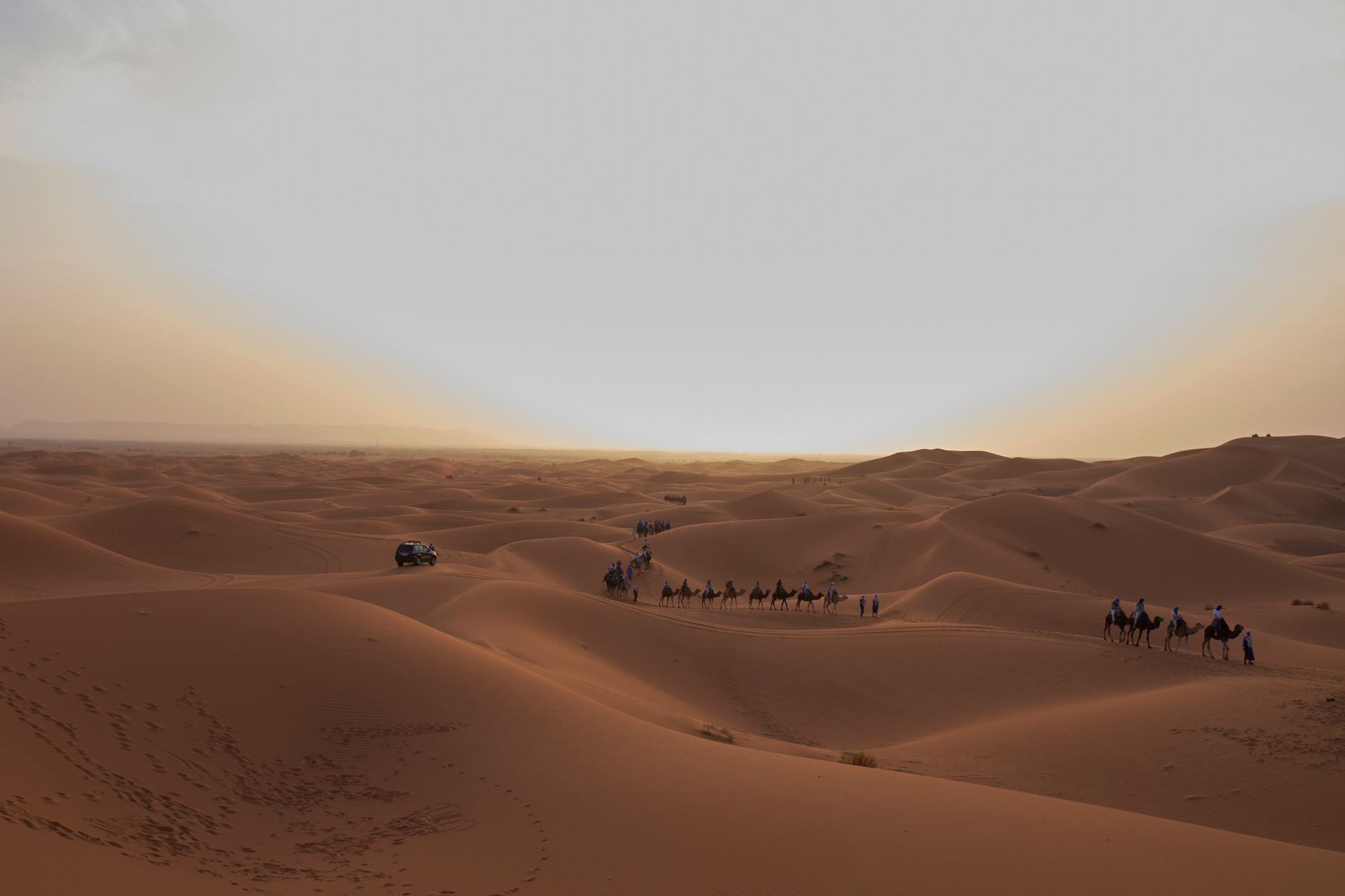 How to Send Photos & Videos from the Moroccan Desert