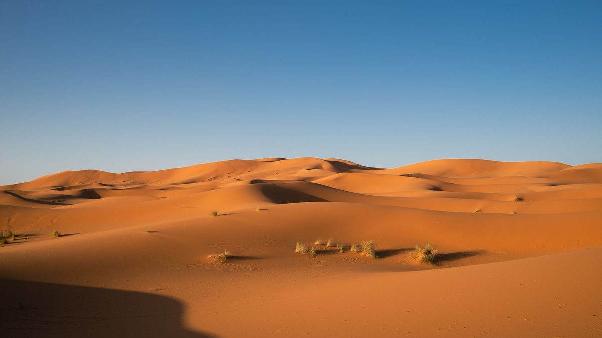 Rester joignable en trek dans le désert marocain