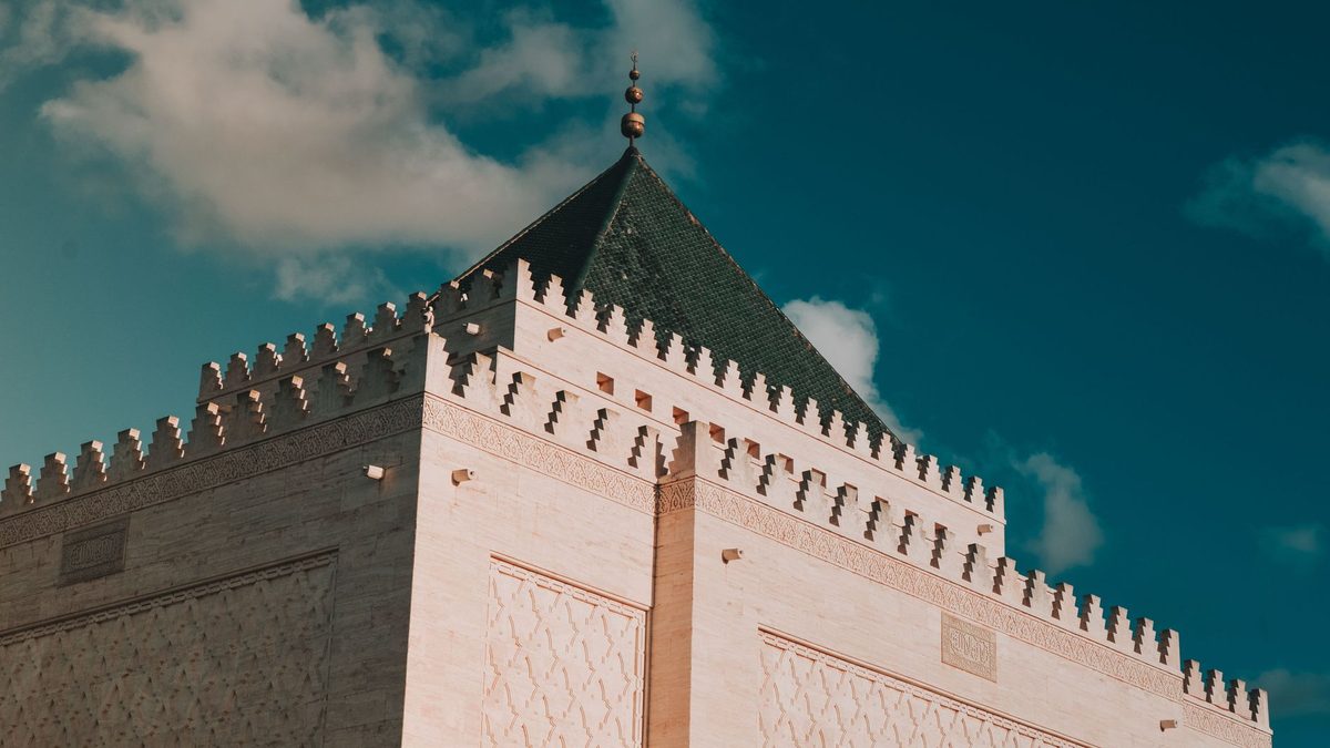 Comparativa: eSIM vs SIM física en Marruecos 2026