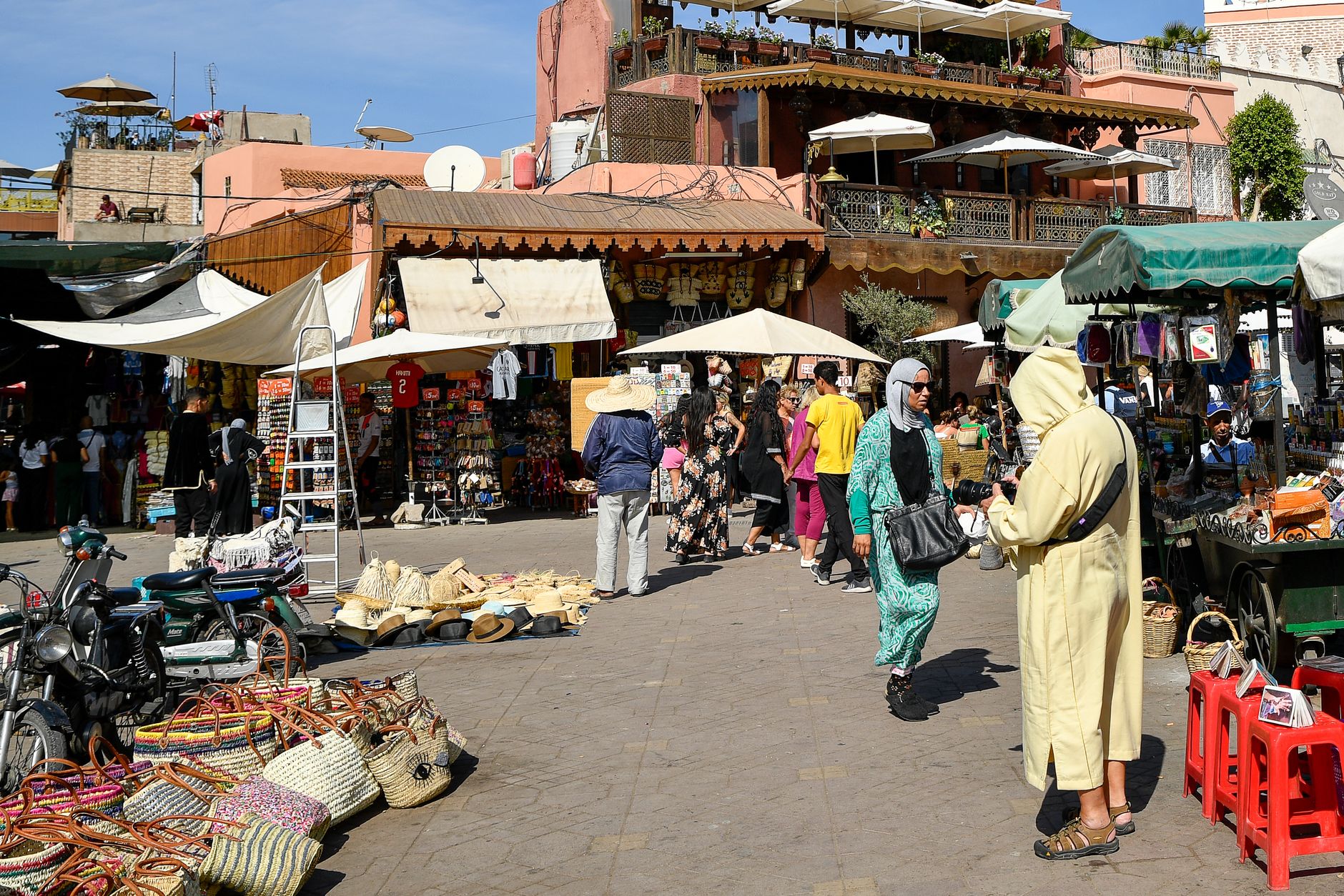 Marrakech o Casablanca: ¿qué ciudad visitar primero? Guía 2026