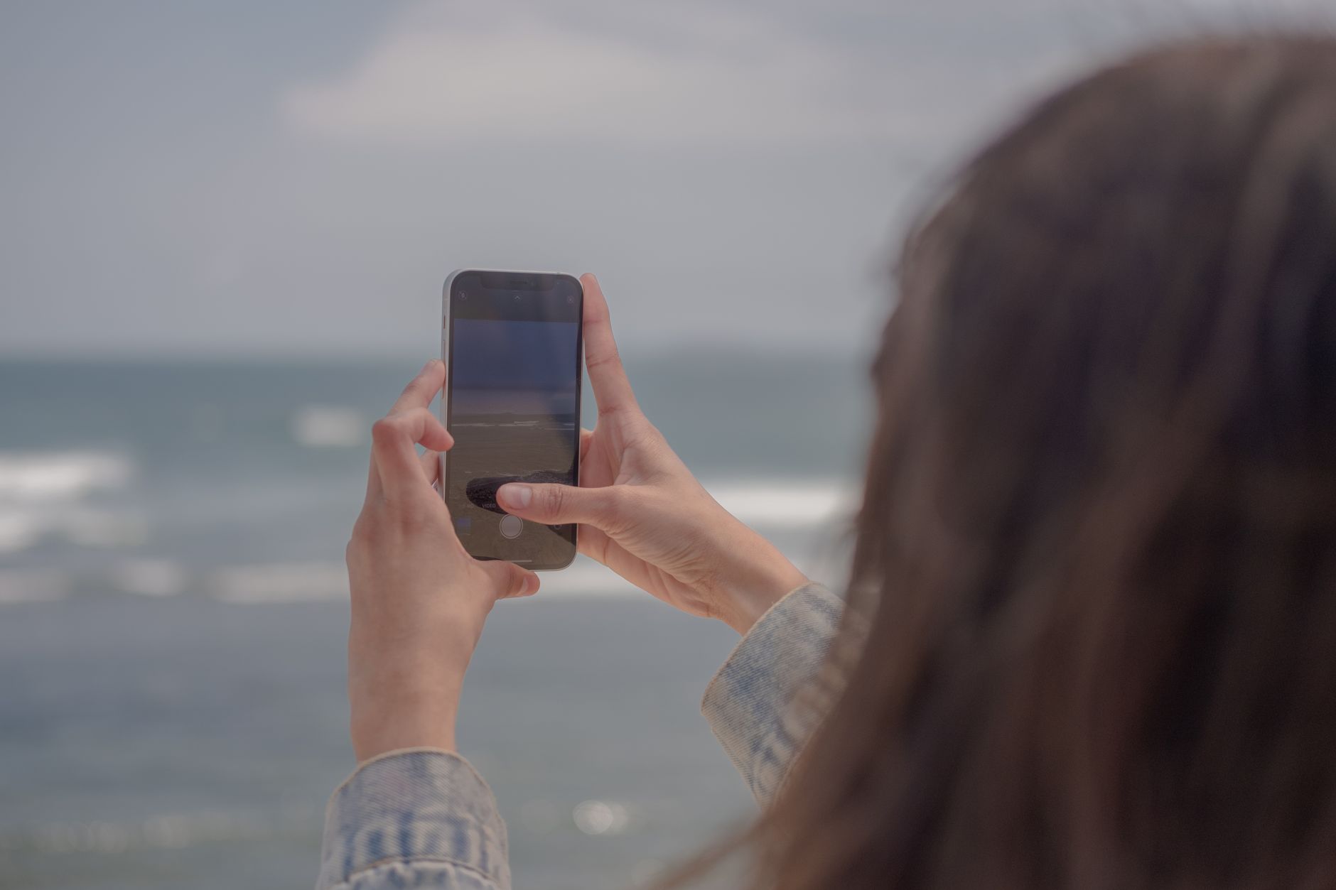 Sauvegarder ses photos automatiquement en voyage sans wifi