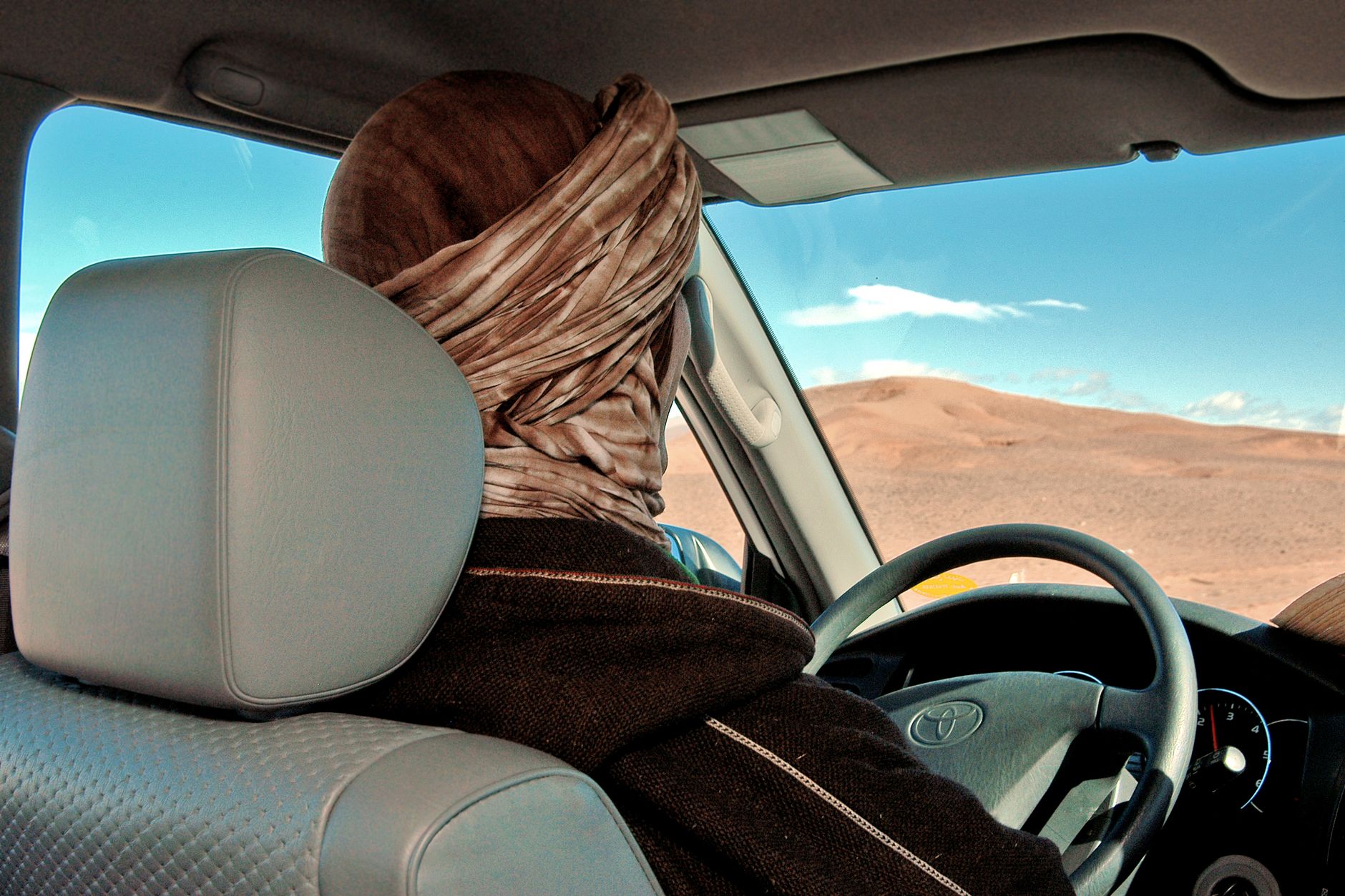 Stay Connected During a Photoshoot in Morocco: eSIM Guide
